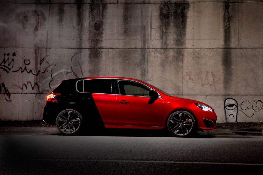  Peugeot 308 GTi 2016 года  (AU) (фото 12 из 30)